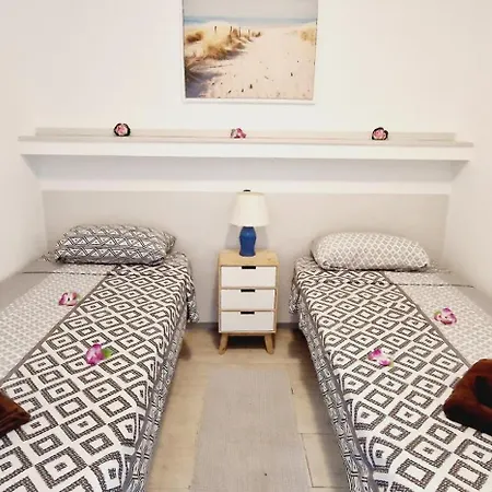 Vakantiehuis Ocean View 1 Bedroom In *